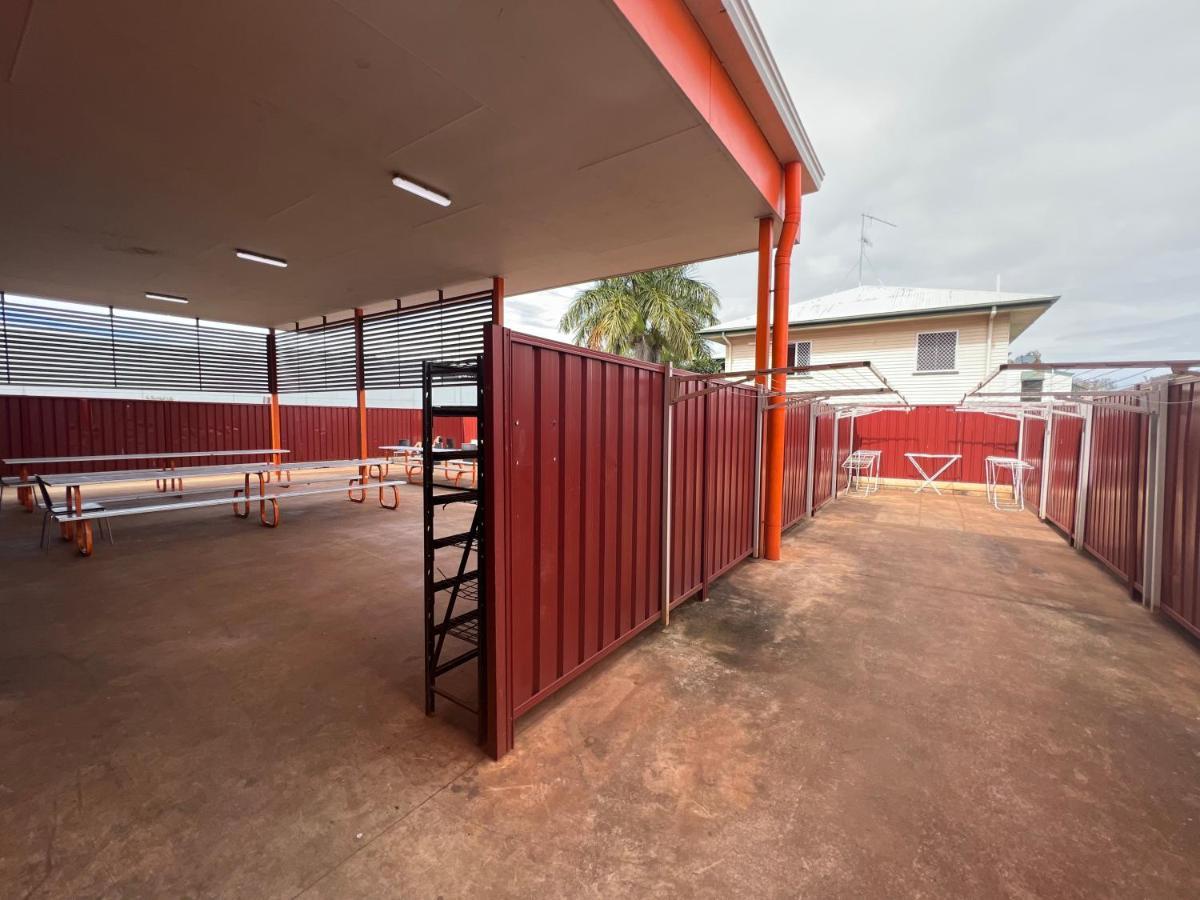 Auberge de jeunesse Tomato Backpackers à Bundaberg Extérieur photo